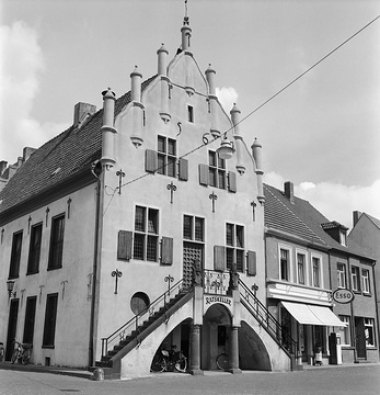Rathaus Anholt, erbaut 1567, Freitreppe von 1795