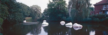 'A-Z Deserted Islands', Fiberglasinseln am Kanonengraben, Installation von Andrea Zittel, USA - skulptur projekte münster 97