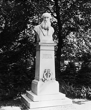 Denkmal des Julius Otto Grimm (1827-1906), Dirigent und Komponist, Marmorbüste von  Anton Rüller, 1905 - Kreuzschanze