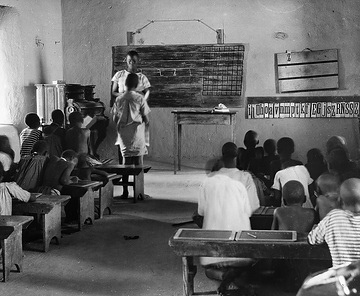 Schule im Ovamboland (Ohangwena)  [Originaltitel: Eingeborenenschule im Ovamboland]