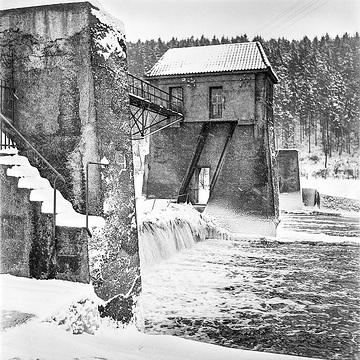Winter am Trommelwehr der Wasserwerke Soest, undatiert, um 1935.