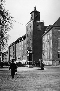 Landschaftsverband Westfalen-Lippe: Landeshaus, Seitentrakt Fürstenbergstraße, Neubau 1950/53, Architekt Werner March, Minden