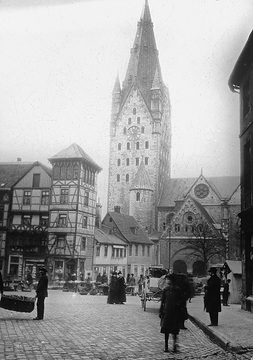 Marktplatz und Dom St. Liborius in Paderborn