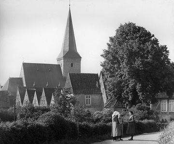 Ortsansicht mit Blick zur Kirche St. Gertrud