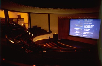 Capitol Kino Mannheim. Blick in den Kinosaal.