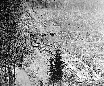 Diemelsee, Bau der Staumauer bei Marsberg-Helminghausen, Baubeginn 1912, nach dem ersten Weltkrieg Baufortsetzung 1920, Inbetriebnahme 1924