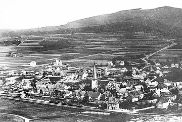 Kreuztal-Ferndorf mit dem Kindelsberg. Umdatiert, um1920?