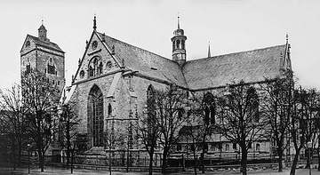 Seitenansicht des Dom St. Liborius in Paderborn