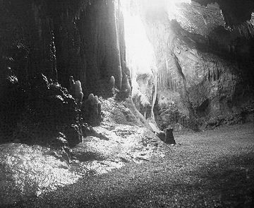 Die Vorhangsgrotte in der Dechenhöhle bei Letmathe- Dröschede