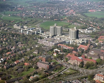 Münster, Sentrupt: Universitätsklinikum; unten links: Unfallstation, Institut für Epidemiologie und Sozialmedizin; oberer Bildrand: Gievenbeck