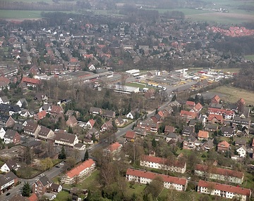 Münster, Gremmendorf-Ost: Heidestraße, Wohngebiet, hintere Bildhälfte: Westfalen Gas Werk Gremmendorf