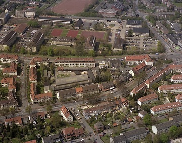Münster, Geist: Wohngebiet, Sportplätze; rechte Bildhälfte: Kreuzung Kappenberger Damm und Weseler Straße