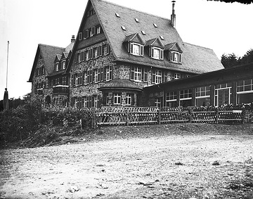 Das Kohlberghaus, Vereinsheim des Sauerländischen Gebirgsvereins, erbaut 1925 mit Ehrenhalle für die Gefallenen des 1. Weltkrieges