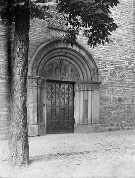 Portal der ev. Pfarrkirche, ehem. St. Lambertus (Hallenkirche, erbaut im 13. Jh.)