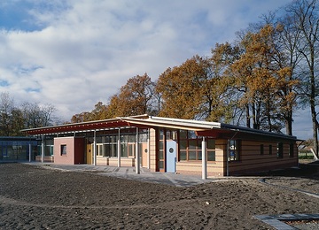 Neu erbaute Tagesklinik im Westfälischen Institut für Kinder- und Jugendpsychiatrie, Hamm, 1997.