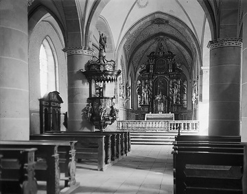 Halle der Alten Kirche St. Pankratius und Sebastian auf dem Warsteiner Stadtberg.