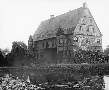 Wasserschloss Erwitte, erbaut im 16.Jh., Weserrenaissance, um 1930?