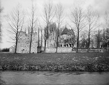 Burgruine Vernaburg am Ufer der Heder, um 1930?