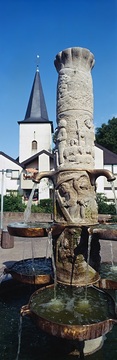 Körbecke, Brunnen auf dem Pankratiusplatz