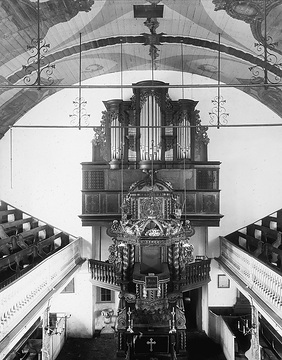Evangelische Pfarrkirche Voerde: Orgel und Kanzelaltar (Barock) als Vertikalensemble