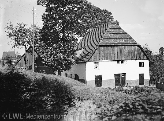 01_2404 MZA 251 Bauernhaus und Bauernhof im märkischen Sauerland