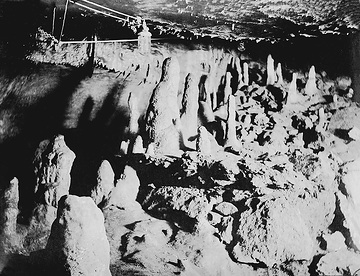 Tropfsteingebilde in der Heinrichshöhle bei Sundwig