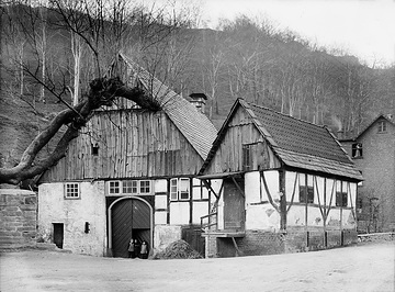 Fachwerk-Bauernhaus mit Kornkasten in Volmarstein