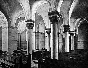 St. Petri-Kirche: Säulenarkaden in der Vorhalle (Westbau), Aufnahmedatum der Fotografie ca. 1913.