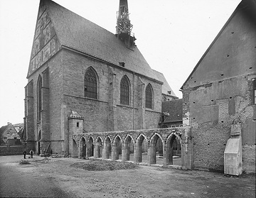 Kirche St. Johannes der Täufer, Südwest-Ansicht mit ehemaligem Kreuzgang, um 1920