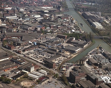 Münster, Hafen: Dortmund-Ems-Kanal, Hawerkamp, Kanalhafen 2 (vorne) und Kanalhafen 1 (oberer Bildrand)