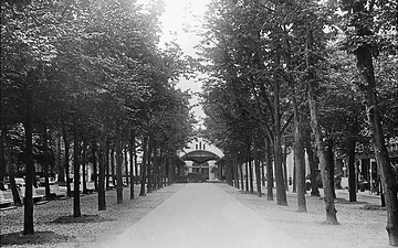 Promenade im Kurpark des Arminiusbades, um 1910?