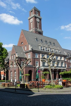 Bottrop: Rathaus am Ernst-Wilczok-Platz 1