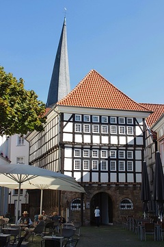 Hattingen: Altes Rathaus im Fachwerkstil in der Altstadt