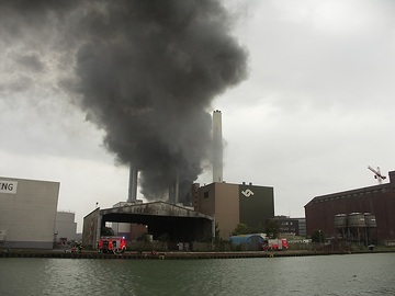 Brand im alten Kohlekraftwerk am Hafen Münster, 24.08.2006