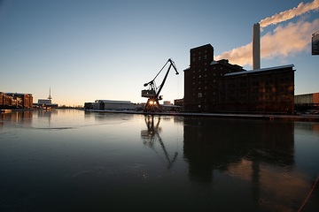 Hafenbecken im Sonnenuntergang, 2009