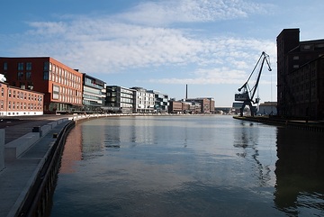 Hafenbecken mit Kran, 2010