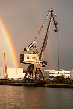 Regenbogen und Hafenkran, 2012