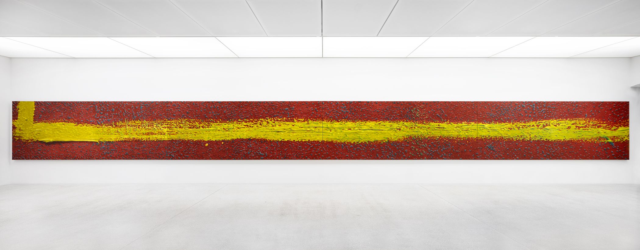 Gerhard Richter, Strich (auf Rot), 1980, 1,90 x 20 Meter, Dauerleihgabe.  © Gerhard Richter 2026 (02042026).<br>Foto: LWL / Hanna Neander