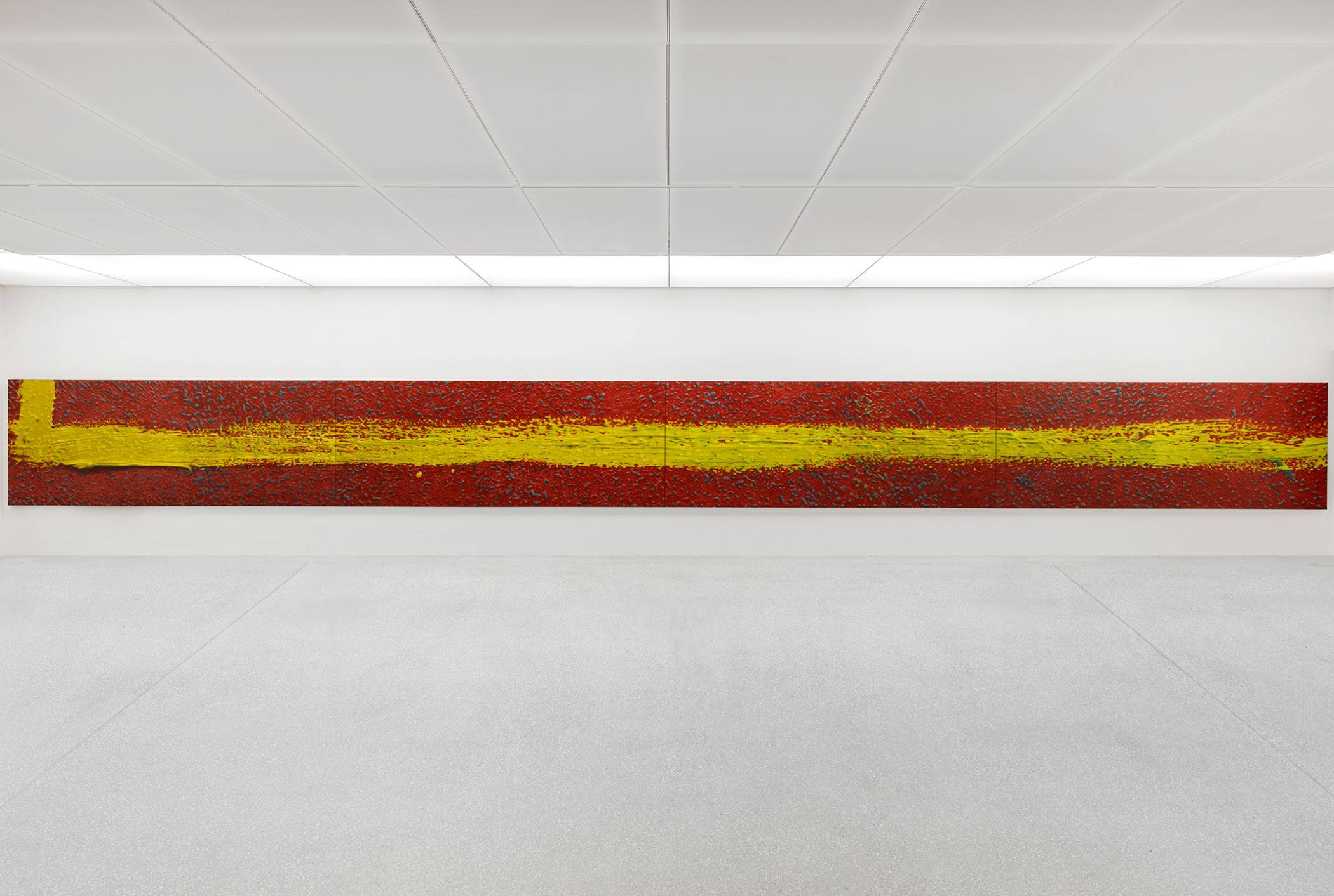 Gerhard Richter, Strich (auf Rot), 1980, 1,90 x 20 Meter, Dauerleihgabe.  © Gerhard Richter 2026 (02042026).<br>Foto: LWL / Hanna Neander