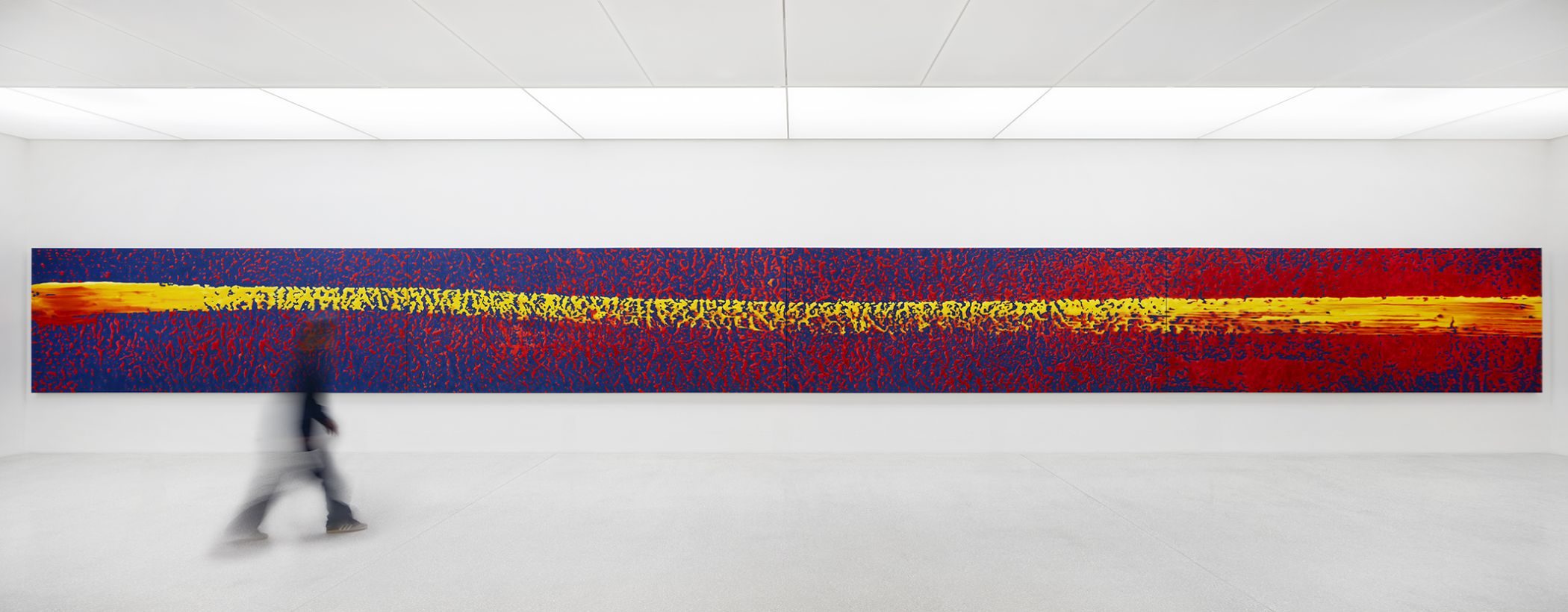 Gerhard Richter, Strich (auf Blau), 1979, 1,90 x 20 Meter, Dauerleihgabe.  © Gerhard Richter 2026 (02042026).<br>Foto: LWL / Hanna Neander