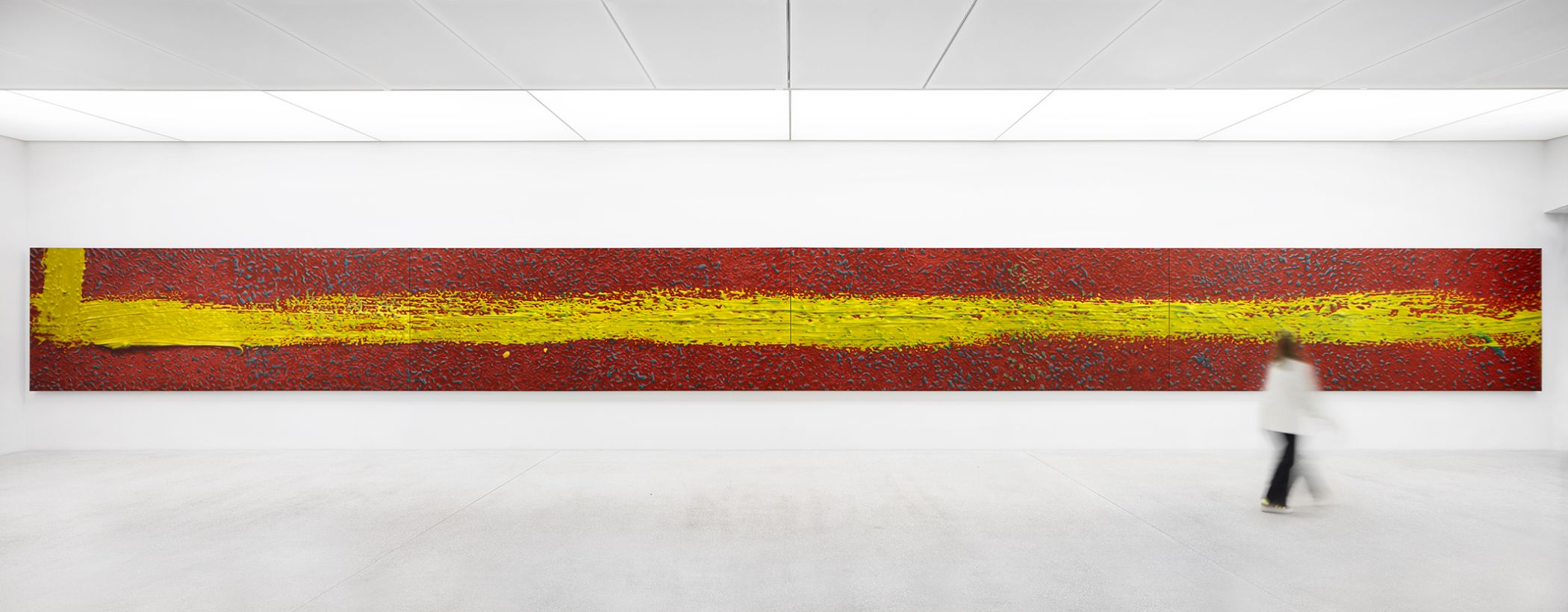 Gerhard Richter, Strich (auf Rot), 1980, 1,90 x 20 Meter, Dauerleihgabe.  © Gerhard Richter 2026 (02042026).<br>Foto: LWL / Hanna Neander