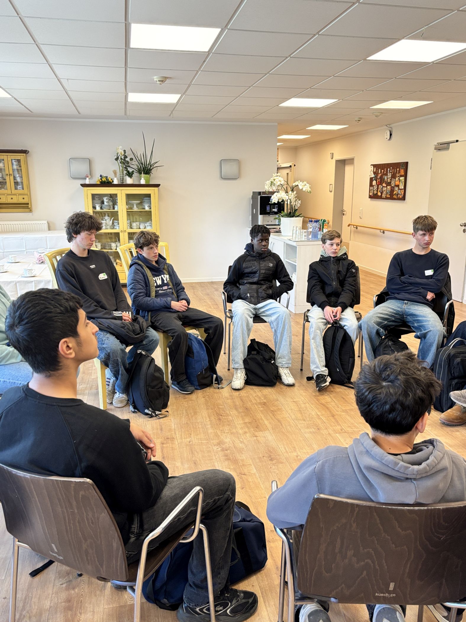 Im LWL-Pflegezentrum Lengerich erhielten Jungs einen Einblick in die Pflegeberufe im Bereich psychische Gesundheit.<br>Foto: LWL/Simone Böhnisch