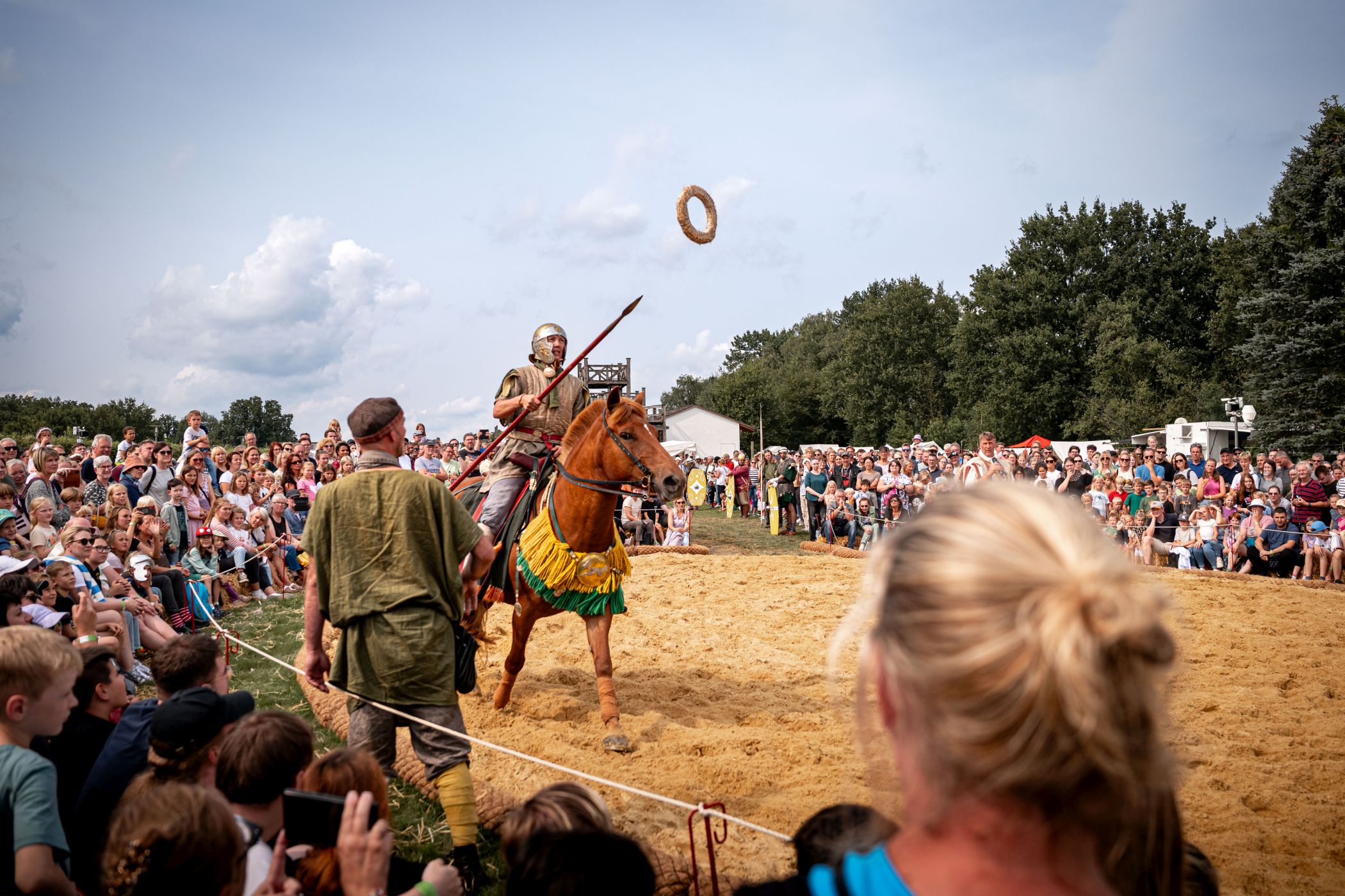 Zu Ehren von Kaiser Augustus werden spektakuläre Reiterspiele veranstaltet.<br>Foto: LWL/D. Stock