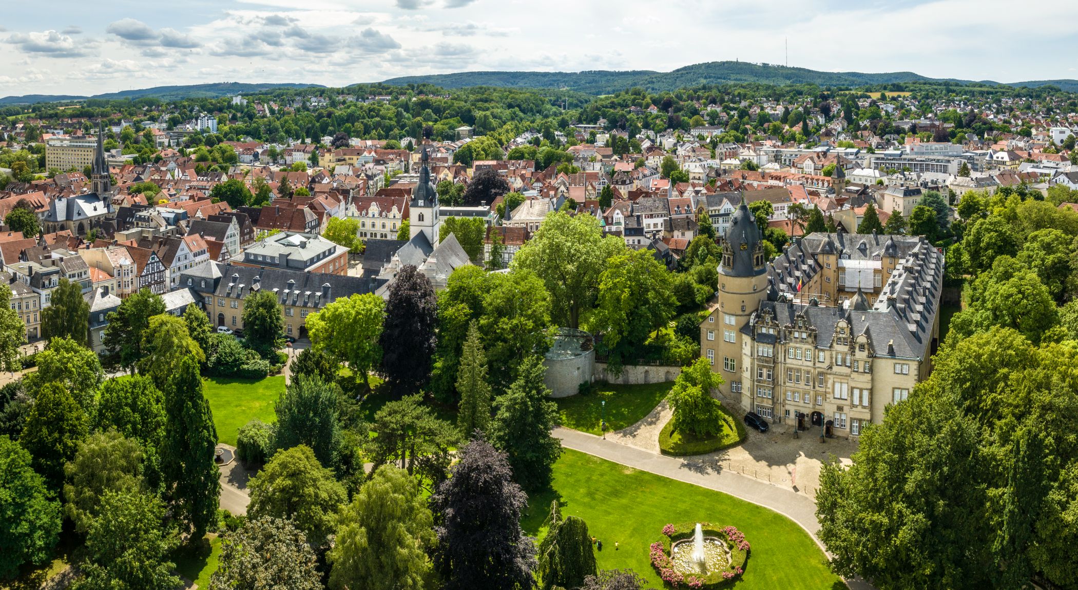 Detmold von oben mit Schlossplatz und Schloss.<br>Foto: Teutoburger Wald Tourismus / D. Ketz