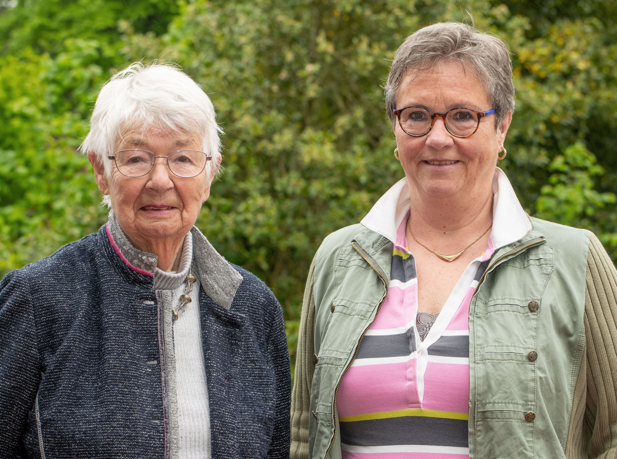 In der Kategorie ehrenamtliche Forschung geht der Preis an Gisela Möllenhoff (l.) und Rita Schlautmann-Overmeyer.<br>Foto: LWL/Carsten Pöhler