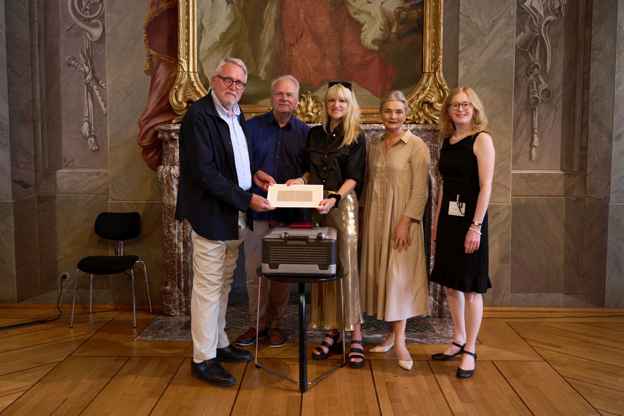 Professor Dr. Dr. Thomas Sternberg, Präsident der Kunststiftung NRW; Dr. Jochen Grywatsch, Vorsitzender des Droste-Forum e.V., Dr. Barbara Rüschoff-Parzinger, LWL-Kulturdezernentin, Angela Stähler, Bürgermeisterin der Stadt Münster, Dr. Anke Kramer, Leiterin der Droste-Forschungsstelle bei der Literaturkommission für Westfalen.<br>Foto: LWL/Nikolaus Urban