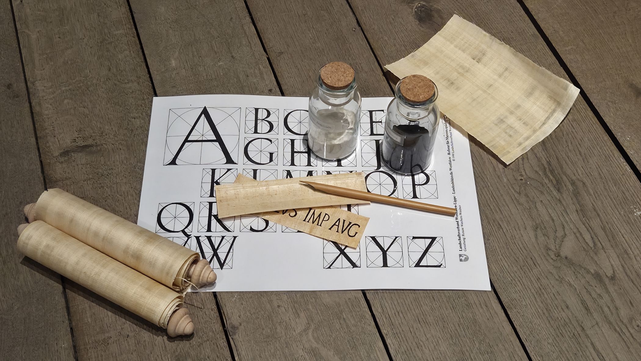 Bei einem Workshop können die Teilnehmenden schreiben wie die Römer: Mit Rohrfeder und Papyrus.<br>Foto: LWL