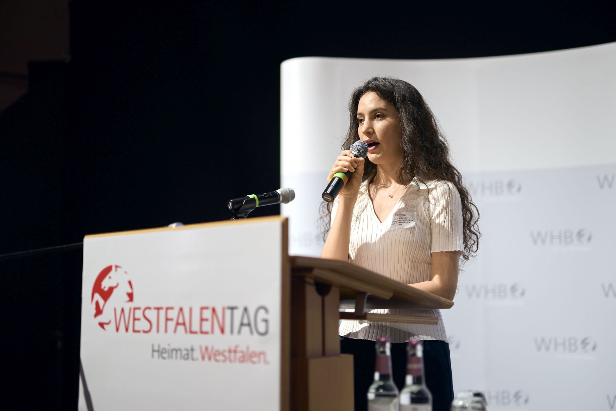 Den Aufbau eines landesweiten Netzwerks junger Engagierter stellte Iveen Sulaiman vor, die im Rahmen eines Freiwilligen Sozialen Jahres bei der Ehrenamt Agentur Essen im Projekt "Junges Ehrenamt für NRW" mitarbeitet.<br>Foto/ Eike Hollermann/WHB