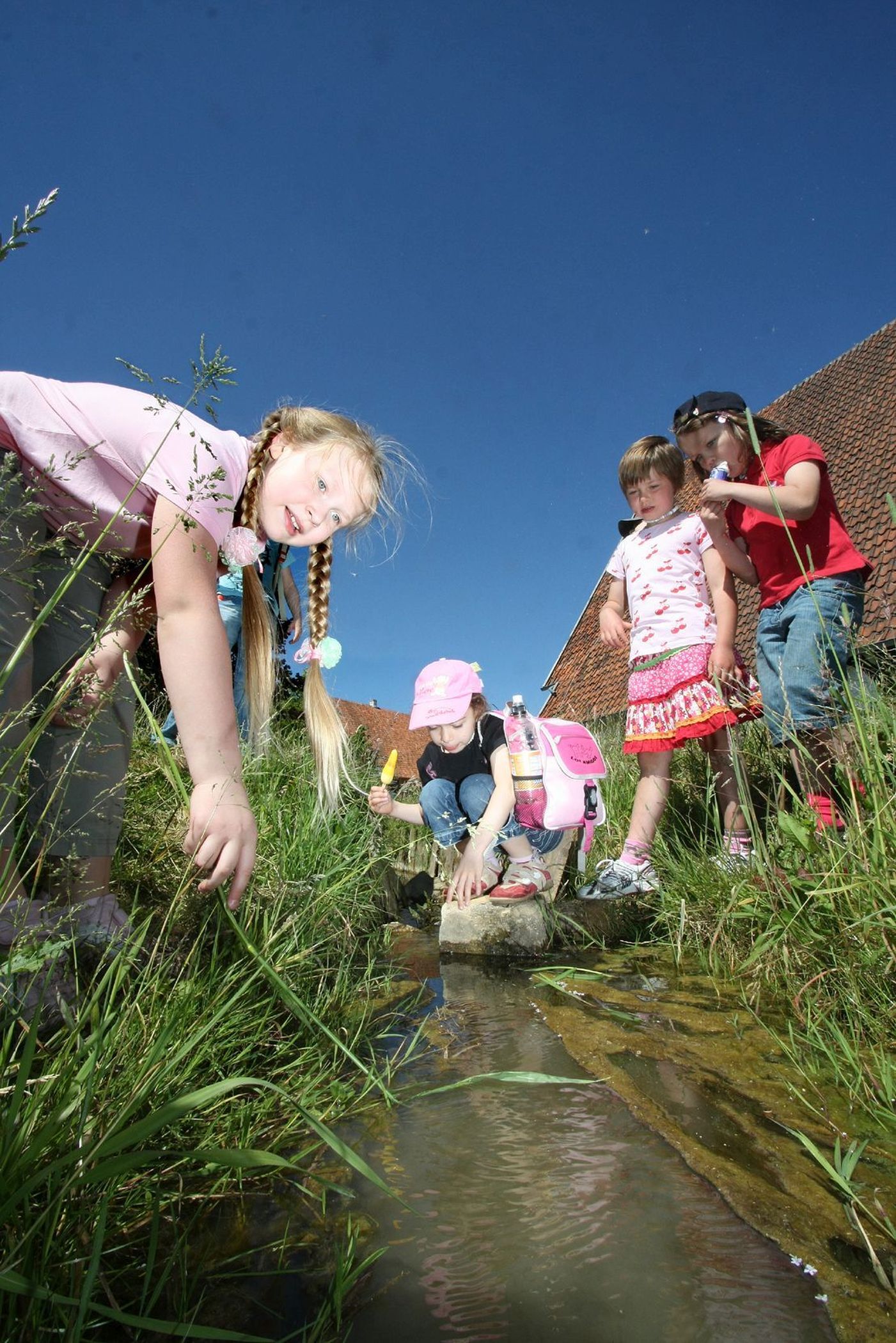 Das kleine Bächlein am Dorfrand des LWL-Freilichtmuseums Detmold.<br>Foto: LWL/Jähne