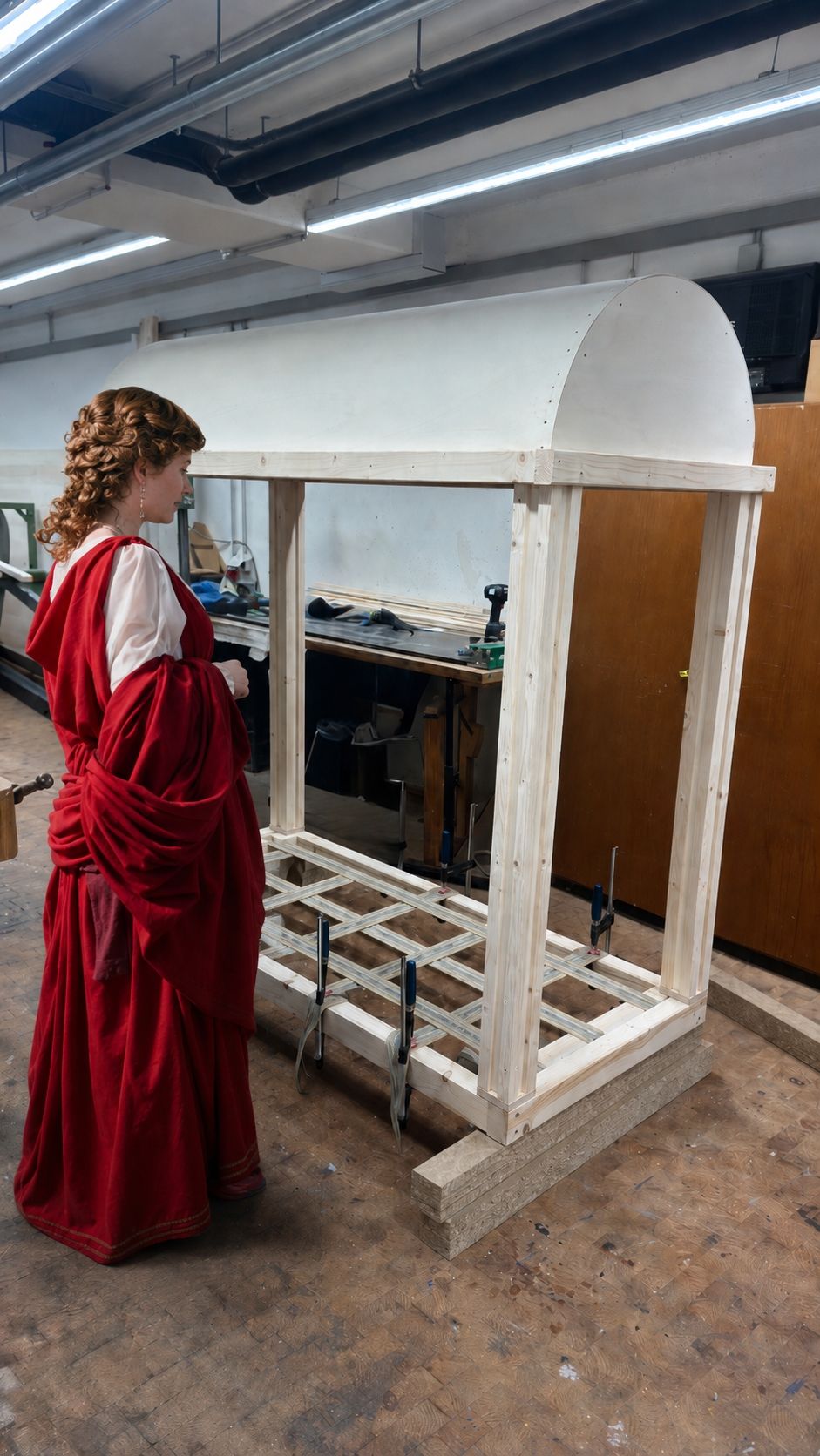Eigens für Agrippina die Ältere wird in den Werkstätten des LWL-Römermuseums eine Sänfte gebaut.<br>Foto: LWL/J. Mühlenbrock, mit KI optimiert